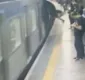 
                  'Escapei por milagre', diz mulher empurrada na frente de metrô