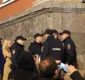 
                  Torcida russa faz festa com buzinaço e é reprimida pela polícia