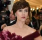 
                  Scarlett Johansson abandona papel de homem trans após críticas