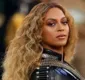 
                  Mãe de Beyoncé posta foto da cantora bebê e comparam à caçula