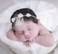 
                  Bebê nasce com mecha branca no cabelo e encanta internautas