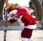 
                  'Não temos o direito que haja um Papai Noel negro', diz Brown
