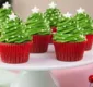 
                  Ceia natalina: aprenda a fazer cupcakes de árvore de natal