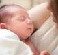 
                  Dar colo para o bebê não o deixa mimado, garantem especialistas