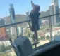 
                  Estudante sobrevive ao cair de vara ao fazer posição de ioga