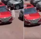 
                  Motorista viraliza ao usar trena para saber se carro cabe em vaga