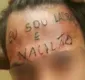
                  Jovem com frase tatuada na testa é condenado a 4 anos de prisão