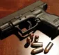
                  Jovem de 17 anos leva arma para escola e atira na mãe