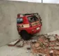 
                  Não foi dessa vez: motorista derruba muro em teste de baliza
