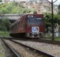 
                  Dois trens colidem na altura da estação do Lobato