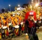 
                  Carlinhos Brown puxa trio arrastando 150 percussionistas na Barra