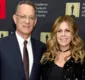 
                  Abatido, Tom Hanks posta foto com a mulher, ambos com coronavírus