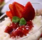 
                  Aprenda a fazer arroz doce de morango e chocolate branco