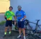 
                  Com um amigo, Xand Avião fura quarentena para pedalar