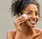 
                  Confira cinco dicas de como cuidar da pele oleosa em casa