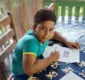 
                  Menino de 11 anos morre após ser eletrocutado por celular