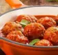 
                  Aprenda a fazer clássicas almondêgas ao molho de tomate