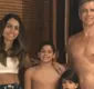 
                  Márcio Garcia exagera no photoshop e 'parede torta' chama atenção