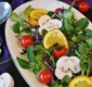 
                  Cinco dicas para combinar saúde e sabor no preparo das saladas