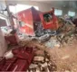 
                  Caminhão desgovernado invade e destrói supermercado; veja vídeo
