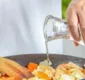 
                  Quatro truques para preparar alimentos sem usar óleo de fritar
