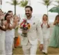 
                  Médico viraliza na web após 'casar' com ele mesmo