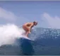 
                  Surfista ousa e faz filme encarando ondas gigantes nua