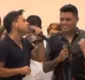 
                  Zezé canta e chora na missa de sétimo dia do pai em GO; vídeo