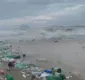 
                  Temporal cria 'onda de lixo' na praia de São Conrado (RJ)