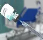 
                  Médicos suspeitos de furarem fila da vacina são exonerados