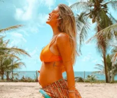 
              Gravidíssima: Lore Improta posta foto com barriga à mostra