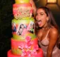 
                  Festa e aglomeração: Anitta comemora aniversário em Miami