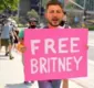 
                  Caio se comove com história de Britney e gera memes