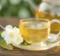 
                  Conheça quatro benefícios ao consumir o chá de jasmim