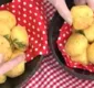 
                  Aprenda a preparar pão de queijo com aipim