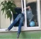 
                  Homem fica preso em janela após tentar reconciliação com ex