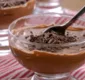 
                  Aprenda a fazer mousse de chocolate com 4 ingredientes