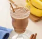 
                  Aprenda a fazer delicioso smoothie de cacau e banana em 5 minutos