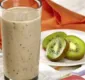 
                  Confira receita incrível de smoothie de iogurte, kiwi e banana