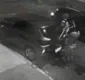 
                  Homens armados assaltam grupo e levam bicicleta e carro