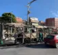 
                  Ônibus é incendiado e fica destruído após protesto na Sete Portas