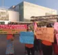 
                  Famílias de presidiários realizam protesto na região do Iguatemi