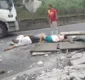 
                  Parte de passarela cede e pedestres caem na pista em Valéria
