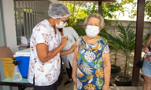 
				
					Dia D de vacinação contra gripe e sarampo imuniza mais de 25 mil em Salvador
				
				