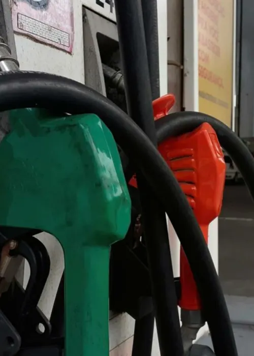 
				
					Preço da gasolina chega a R$ 7,27 e é o mais alto registrado pela ANP
				
				