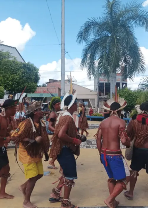 
				
					Indígenas Pataxós Hã-Hã-Hães protestam contra violência de policiais no sul da Bahia
				
				