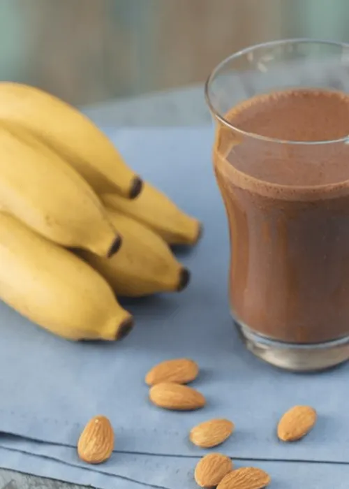 
				
					Para começar o dia: aprenda a fazer shake de cacau, banana e amêndoas
				
				