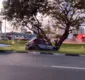 
                  Motorista fica ferido após bater em árvore da Estrada do Coco