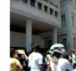 
                  Servidores municipais fazem protesto no centro de Salvador