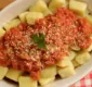
                  Clássico: aprenda receita de nhoque ao molho de tomate para almoço